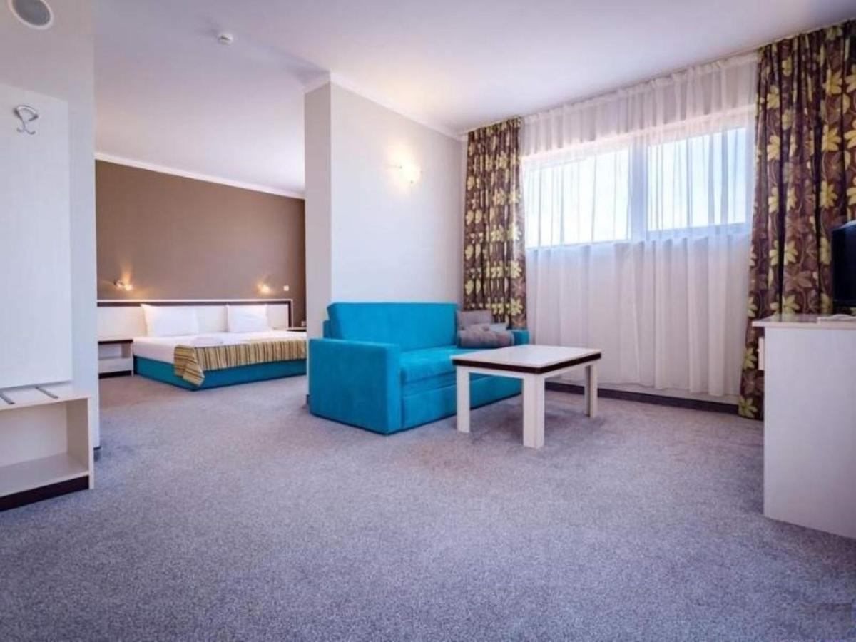 Oasis Del Mare Beach Front Hotel 로제넷츠 외부 사진