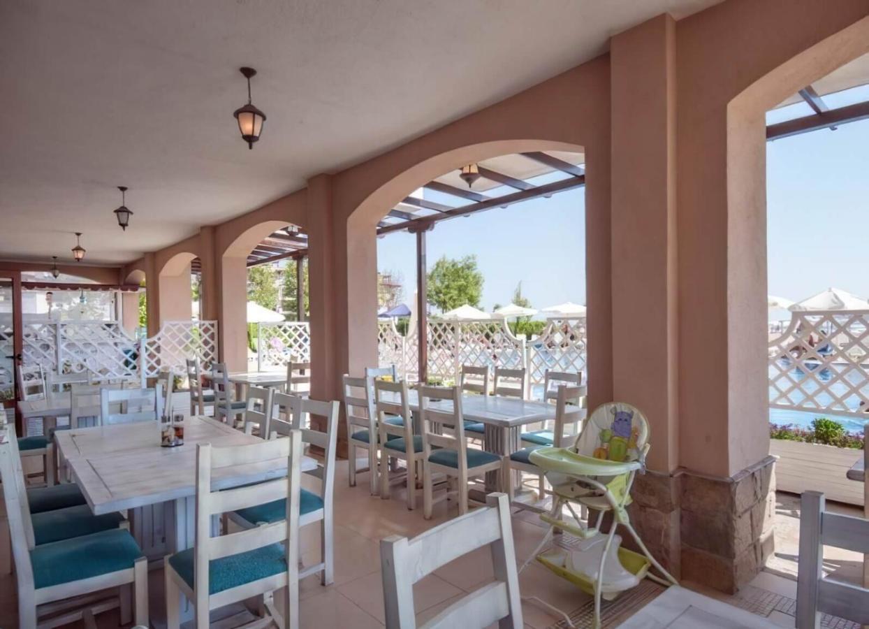 Oasis Del Mare Beach Front Hotel 로제넷츠 외부 사진